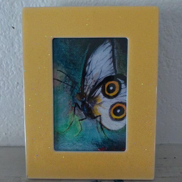 White Butterfly 4x6 Art print within a yellow glitter / shiny wood Frame - Picture 4 of 6